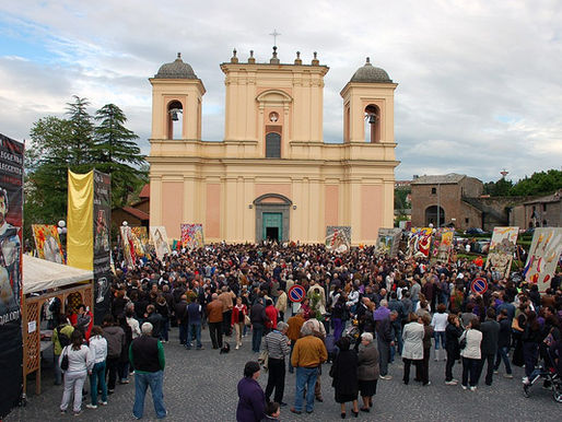 Acquapendente's Pugnaloni Festival