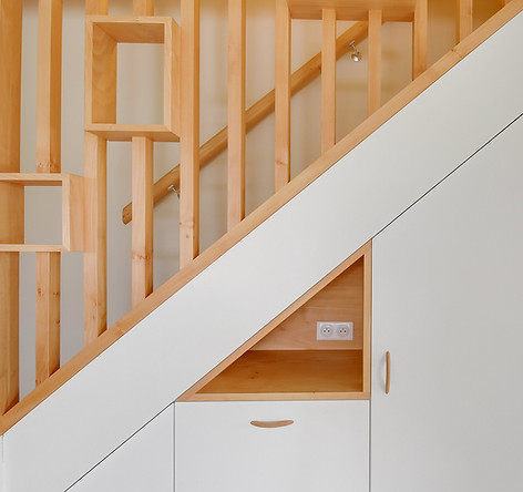 STUDIO-DOREA-AMENAGEMENT-ESCALIER-PLACARD.jpeg