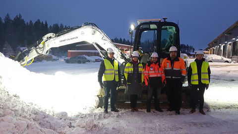 Poliittiset vieraat smart excavator