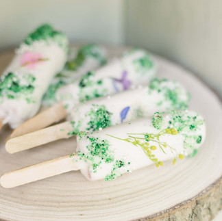 pressed floral cake pops