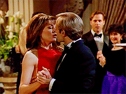 tumblr_n5m8192KSw1qhphz2o2_r1_250.gif