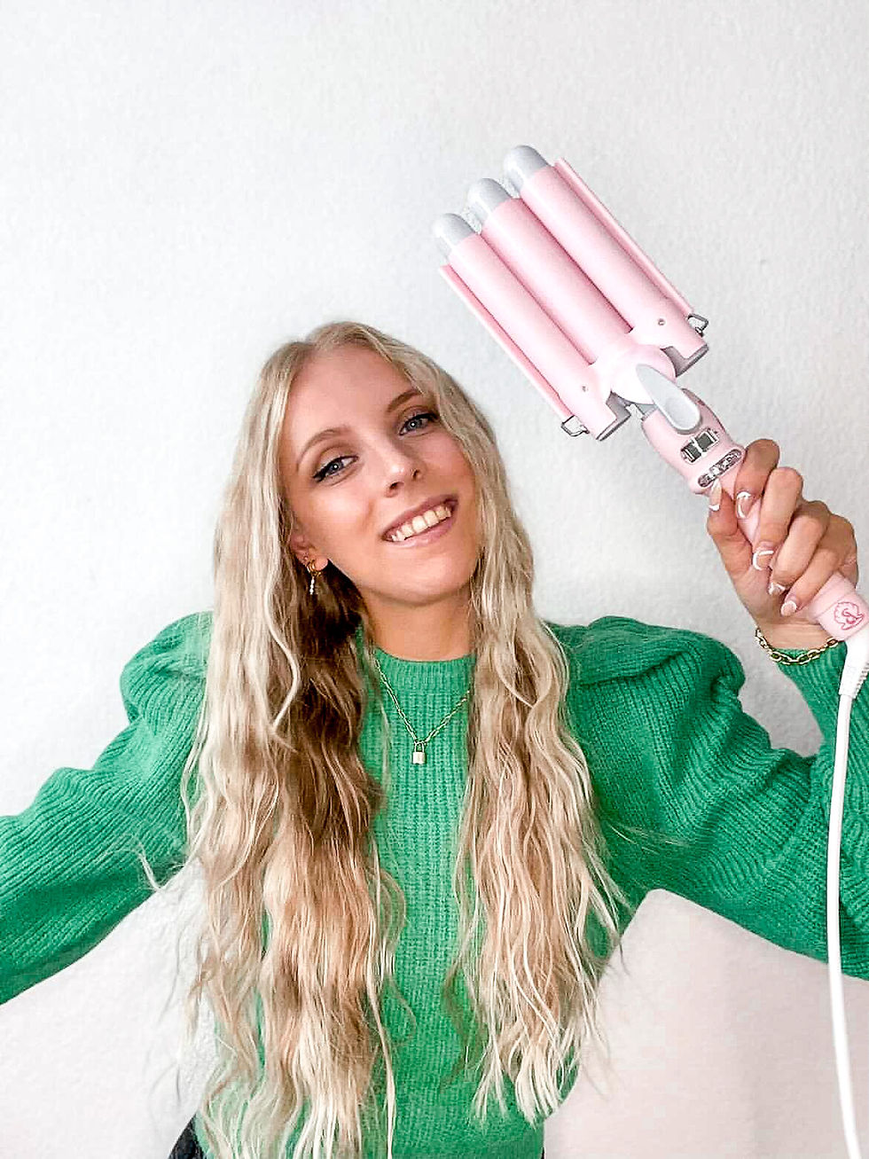 38F6E1ED-7BA8-444F-B0F0-61B48D717E2B