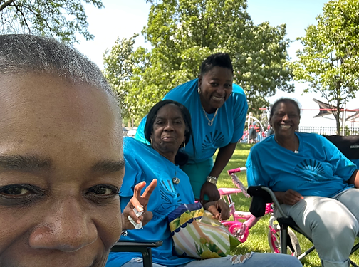 sis carolyn at picnic.heic
