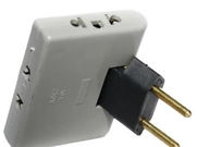 Item 121 - Pino adaptador tomada dobrável articulado 3 saídas 10A.