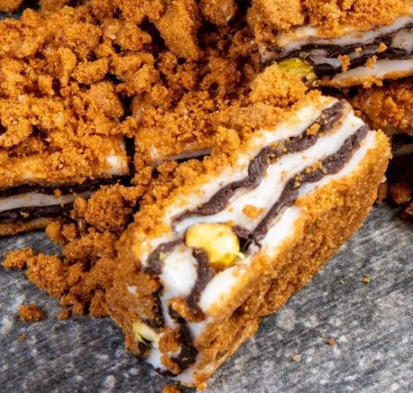 الصورة المصغرة: TURKISH LOTUS BISCUIT DELIGHT WITH PISTACHIO