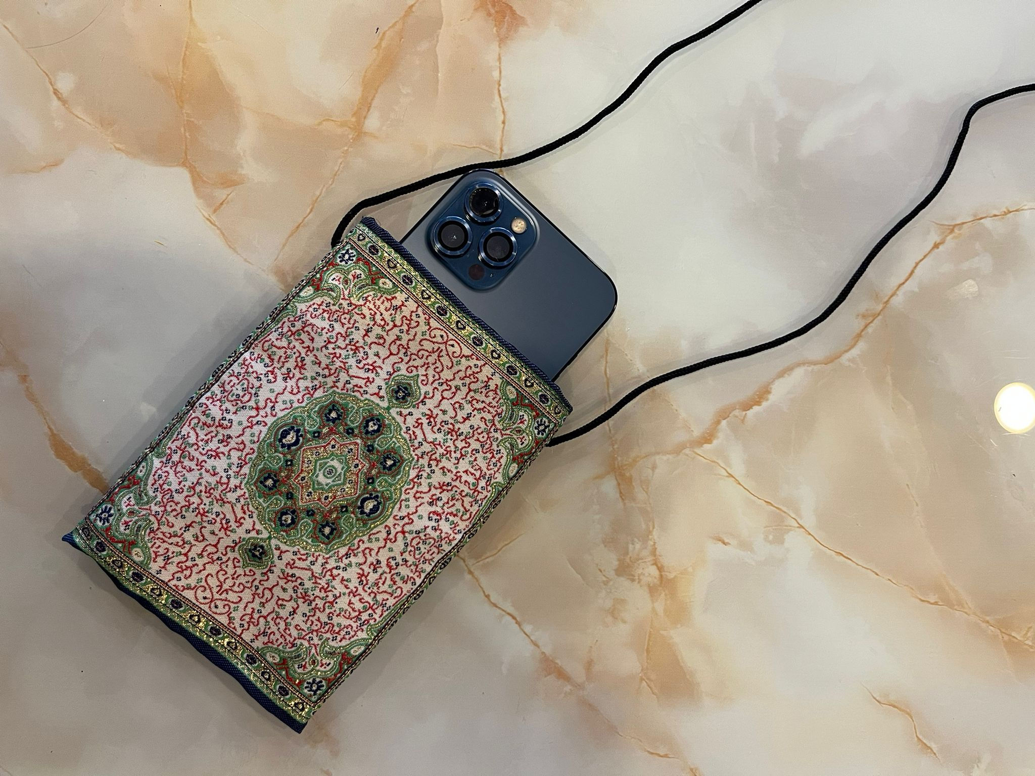 TURKISH KILIM PATTERN CLOTH PHONE CASE