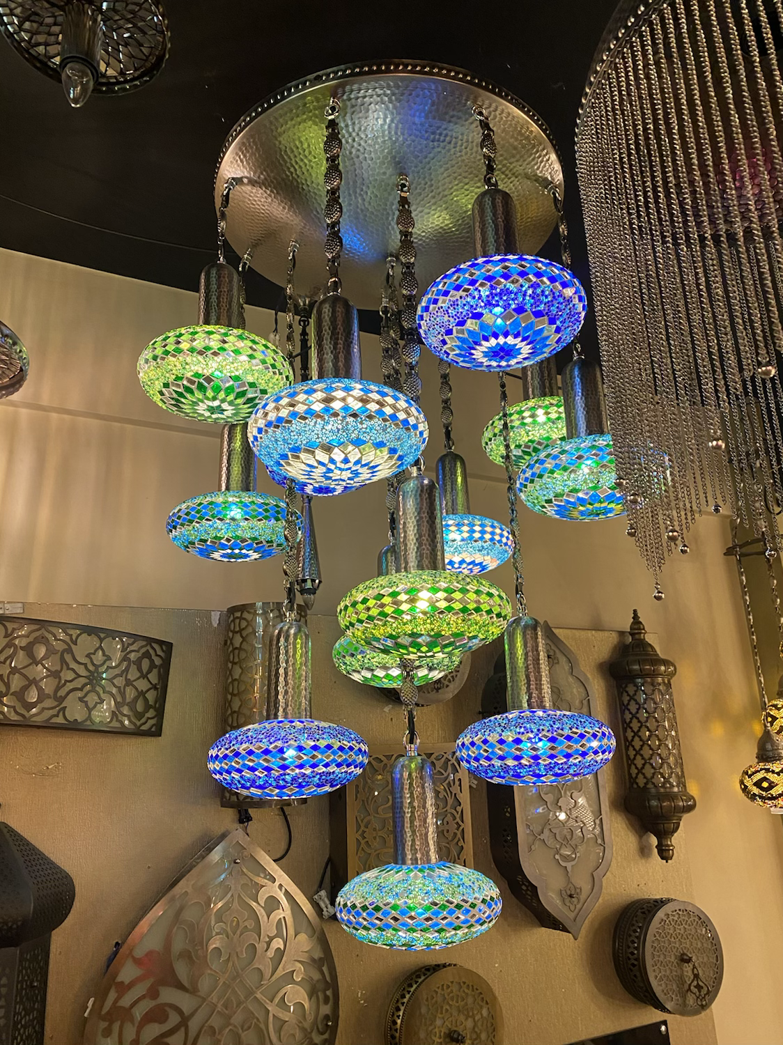 ثريا من الفسيفساء العثمانية ، 13 كرة أرضية