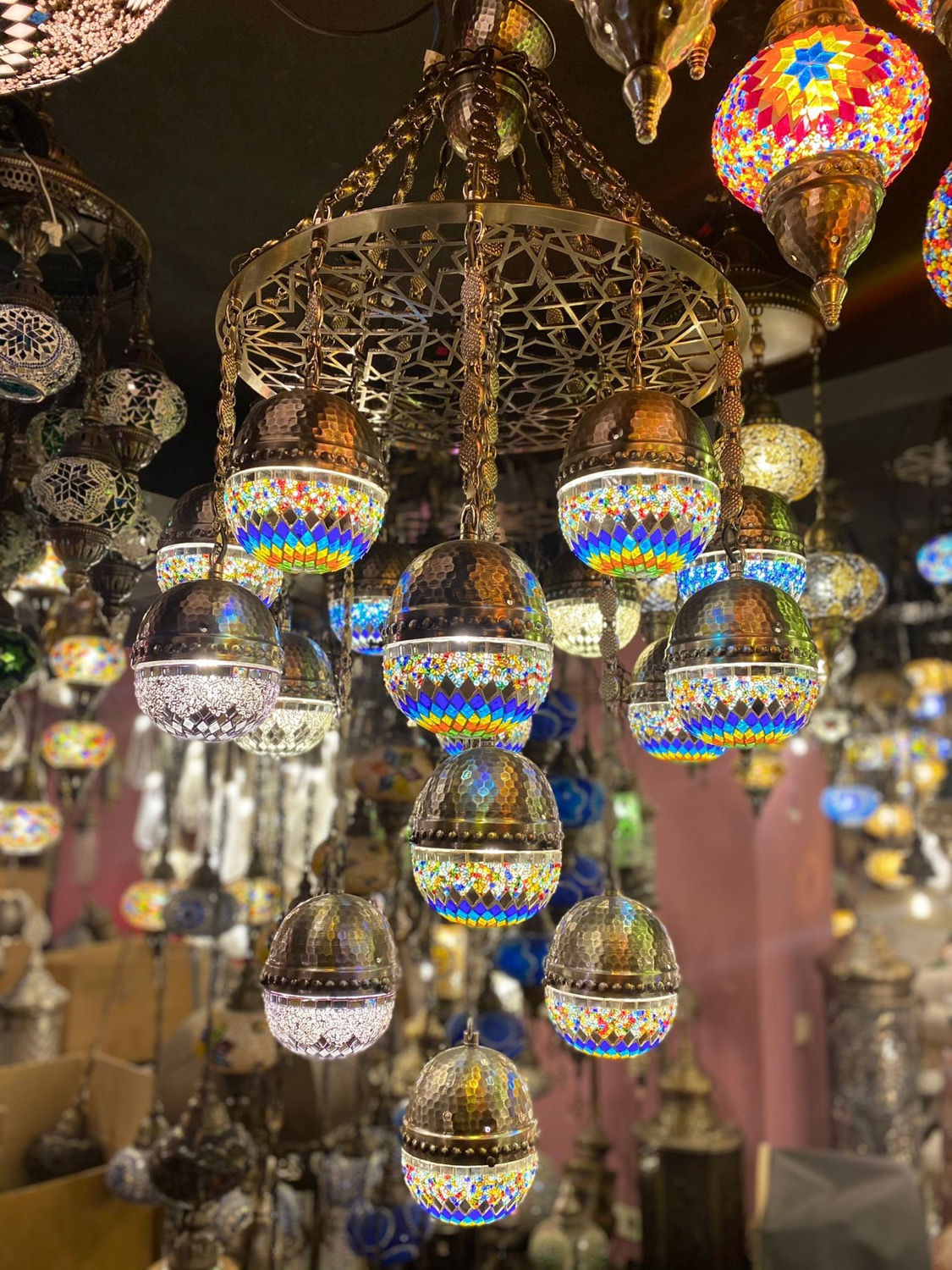 الثريا الفسيفسائية العثمانية ، 14 مصباح