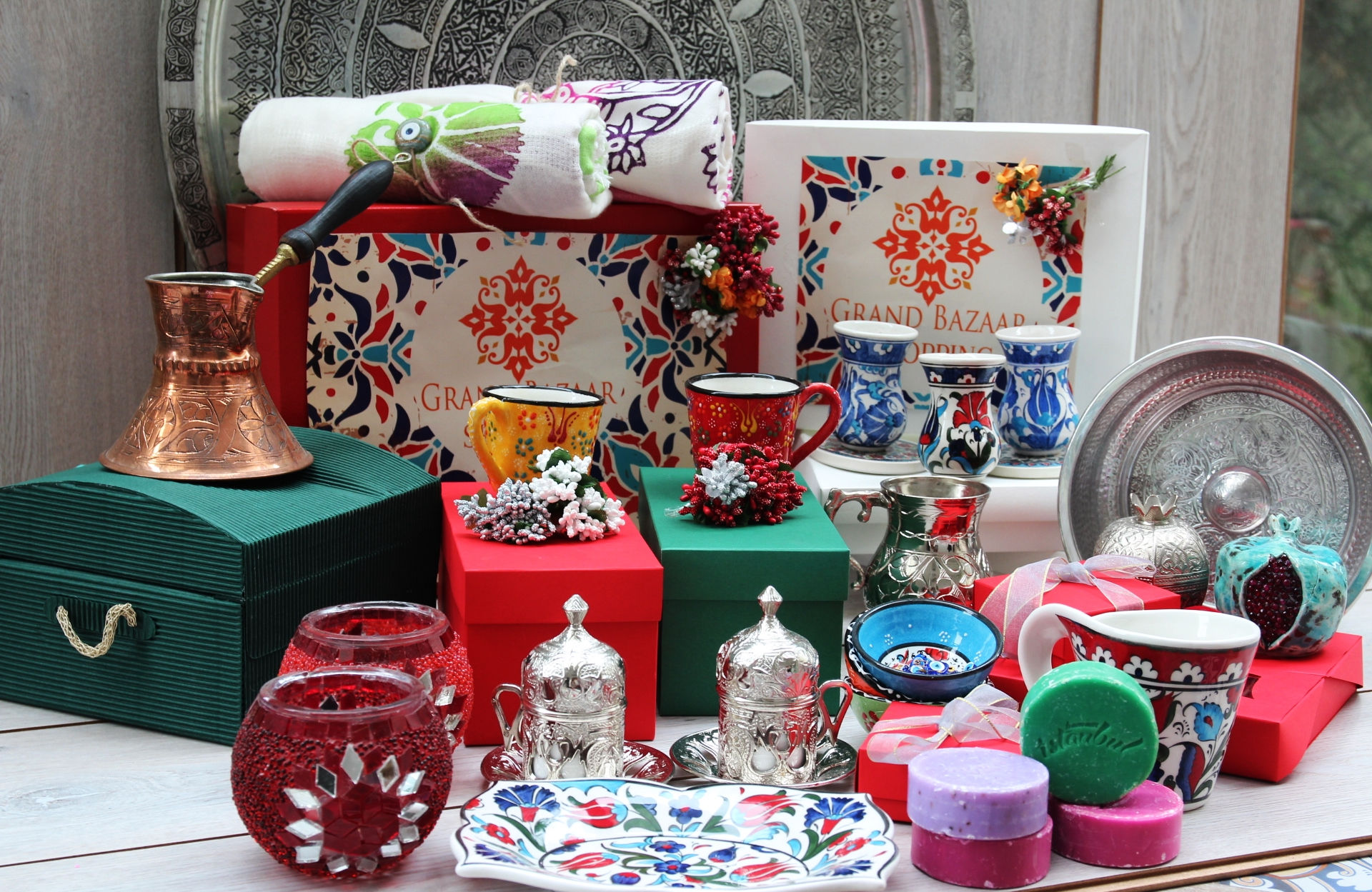 MEDIUM SURPRISE GIFT BOX, SAVE 50%