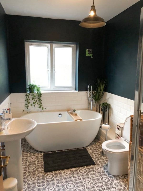 Sam`s bathroom