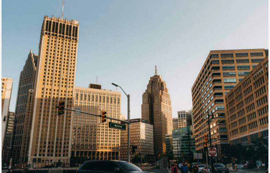 Streetwear Royalty: How Detroit’s Style Scene is Redefining Urban Elegance