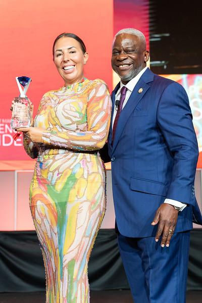 ad500301-6483-4025-87d9-fd1f45979884