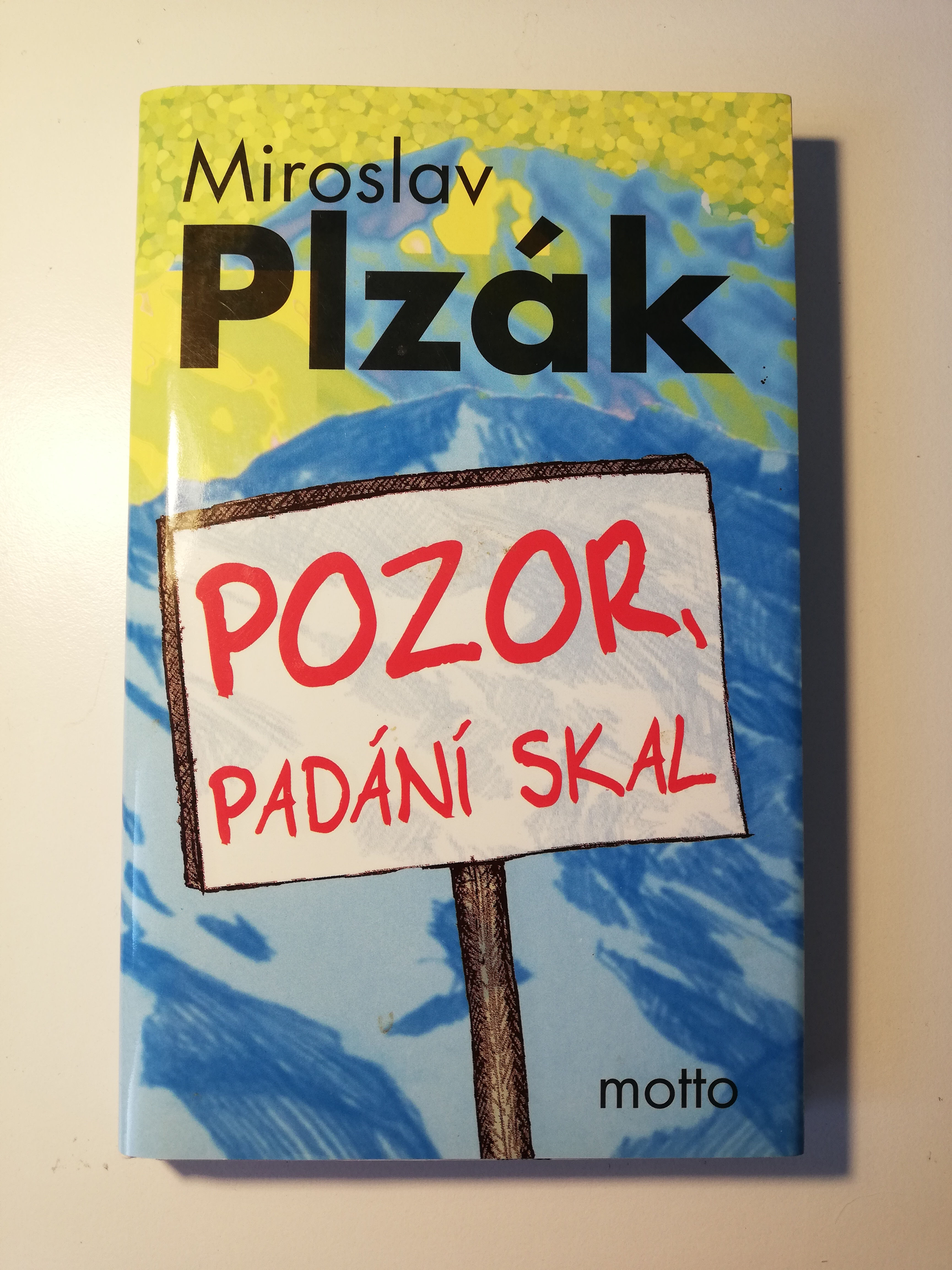 Pozor, padání skal
