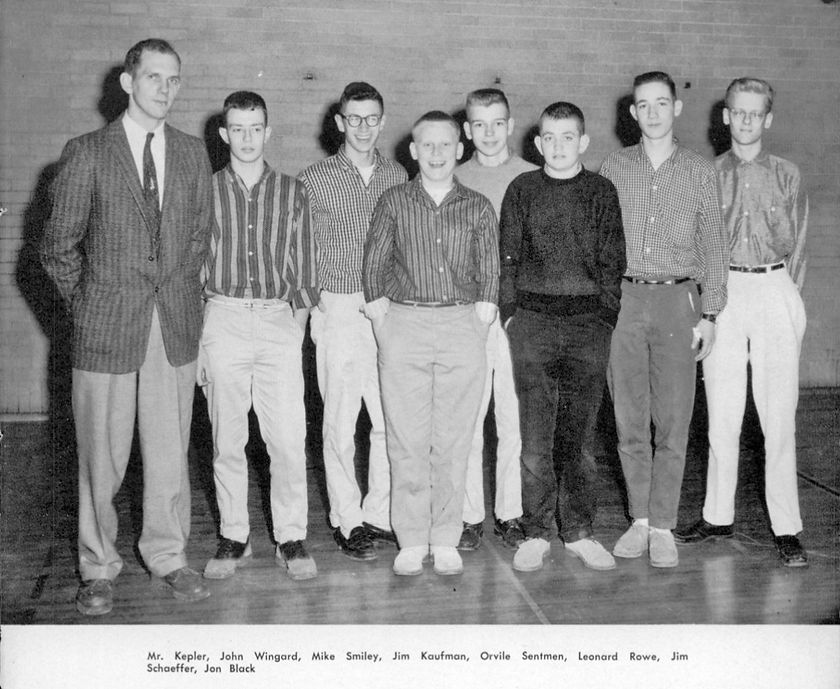 1958 Golf team.jpg