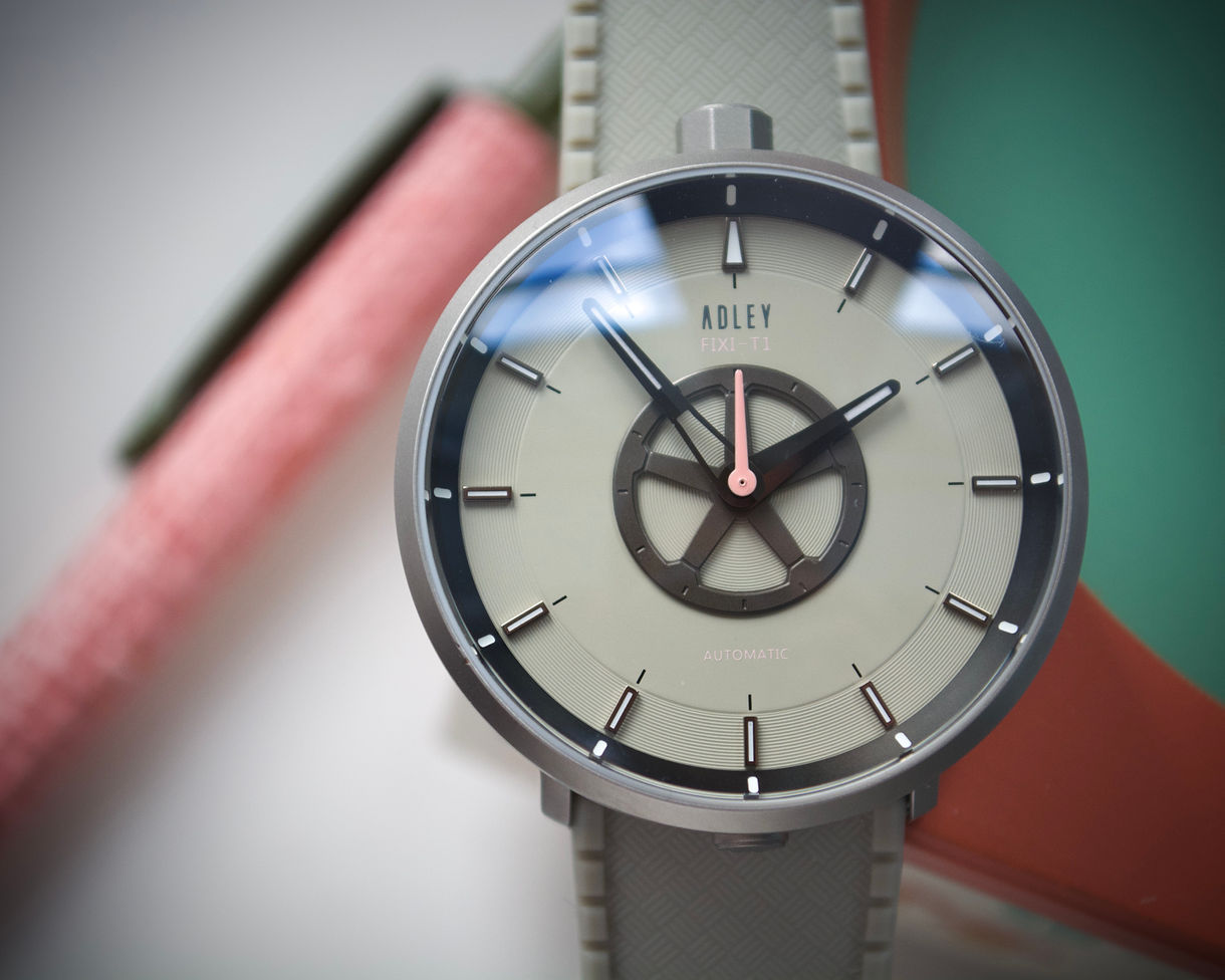 Hands on the Adley FIXI- T1