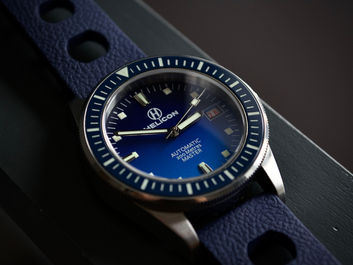 What is it about blue divers? The Master X MbE from Helicon Watches