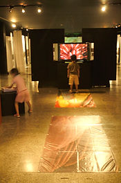 Sala Grete Mostny children watching eduational video of Chilean Birds