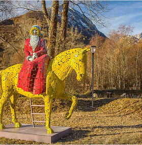 Madame Carle  3,20 m de haut, acier soudé et peint