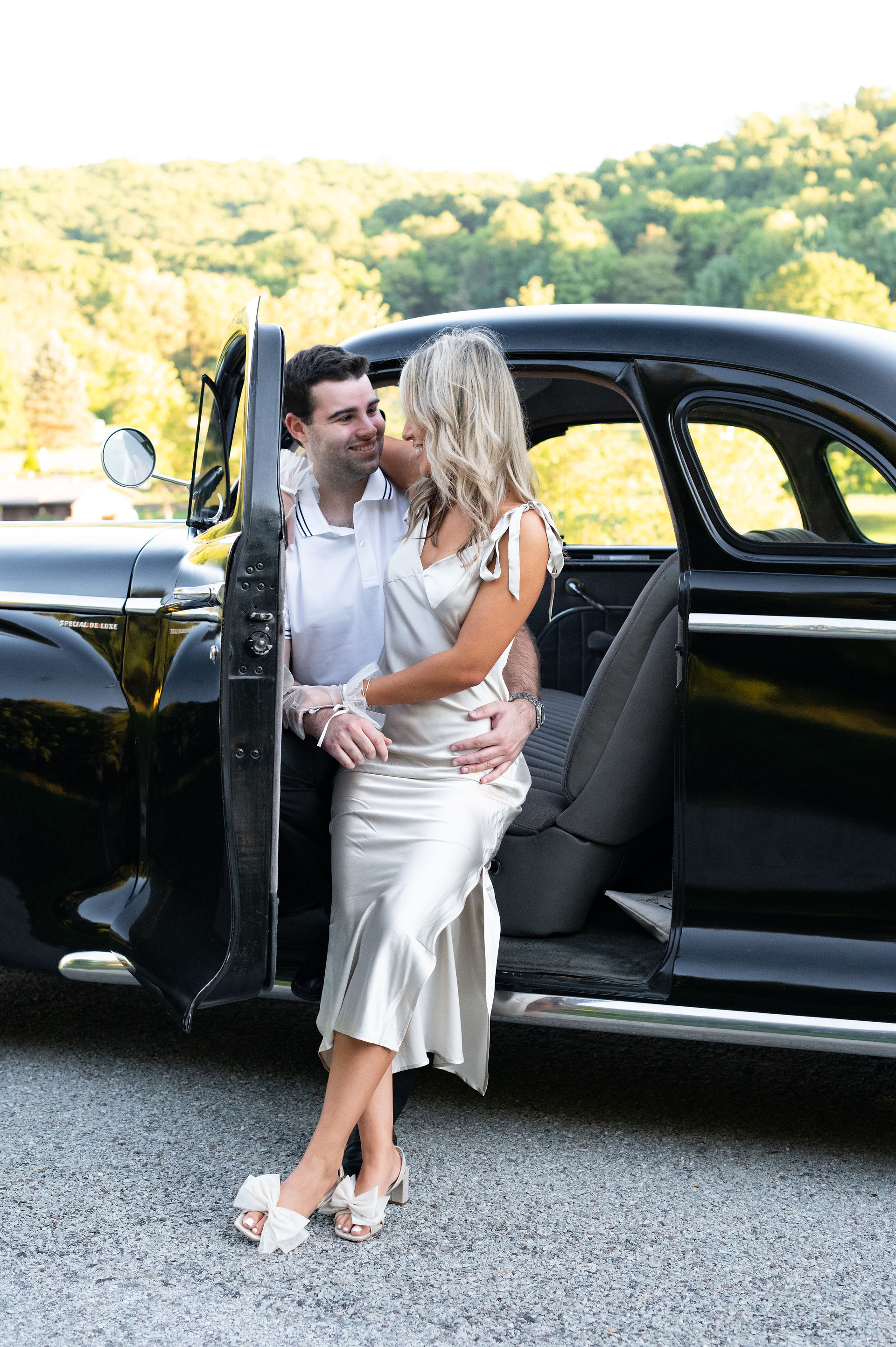 Engagement session photographer near Pittsburgh