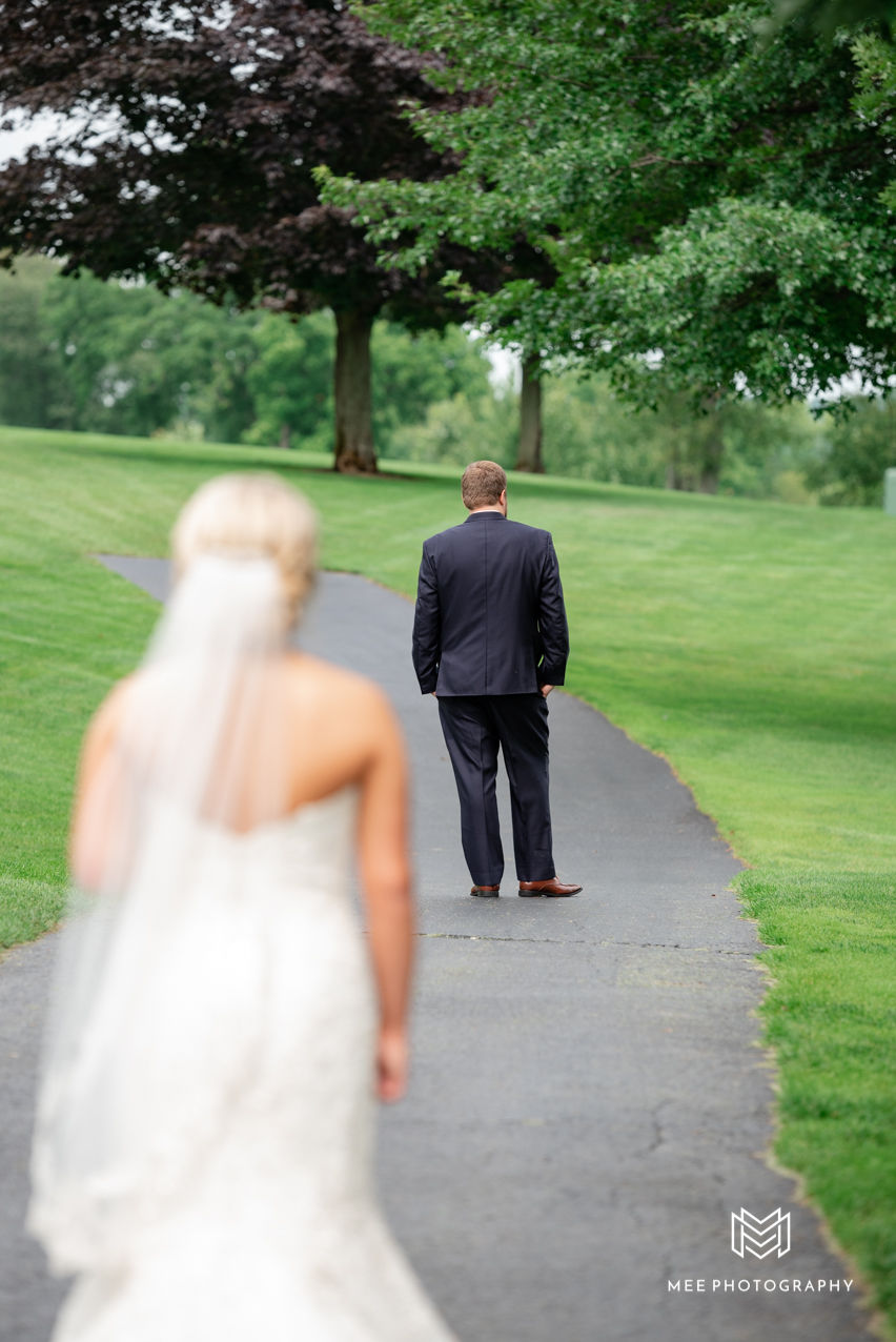 Wedding day at the lake club of Ohio