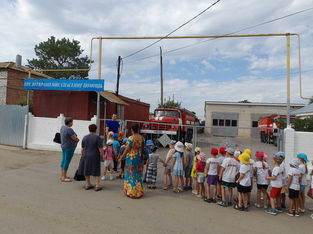 01 Экскурсия к пожарникам.jpg