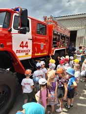 06 Экскурсия к пожарникам.jpg