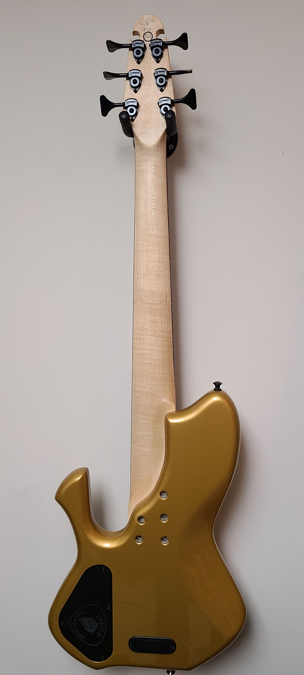 Thumbnail: Skjold Erskine Whaleback 6-string 33" scale