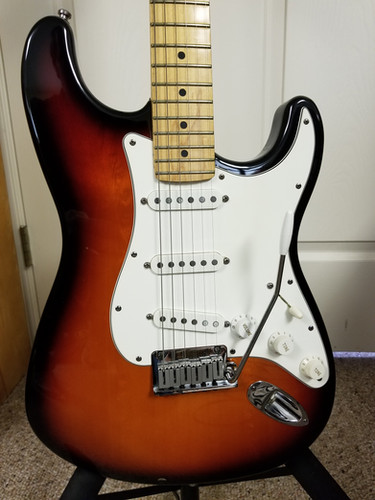 Fender AmericanProfessionalStratocaster® 1996 Fender American Standard Stratocaster in Sunburst