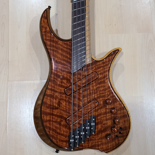 Dingwall Prima Artist with Quilted Bubinga top and back John Fox Bass