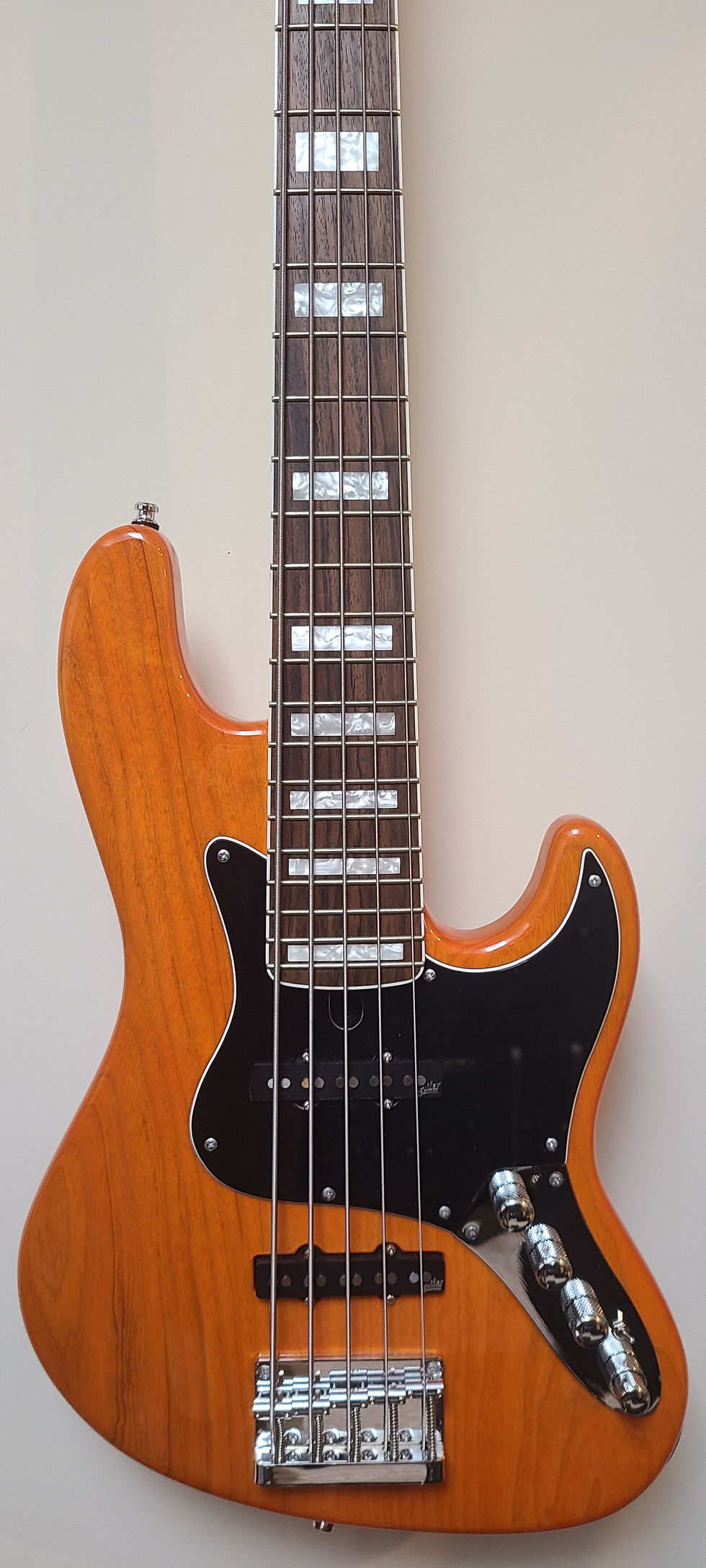 Thumbnail: 2014 Mayones Jabba 5-string jazz bass