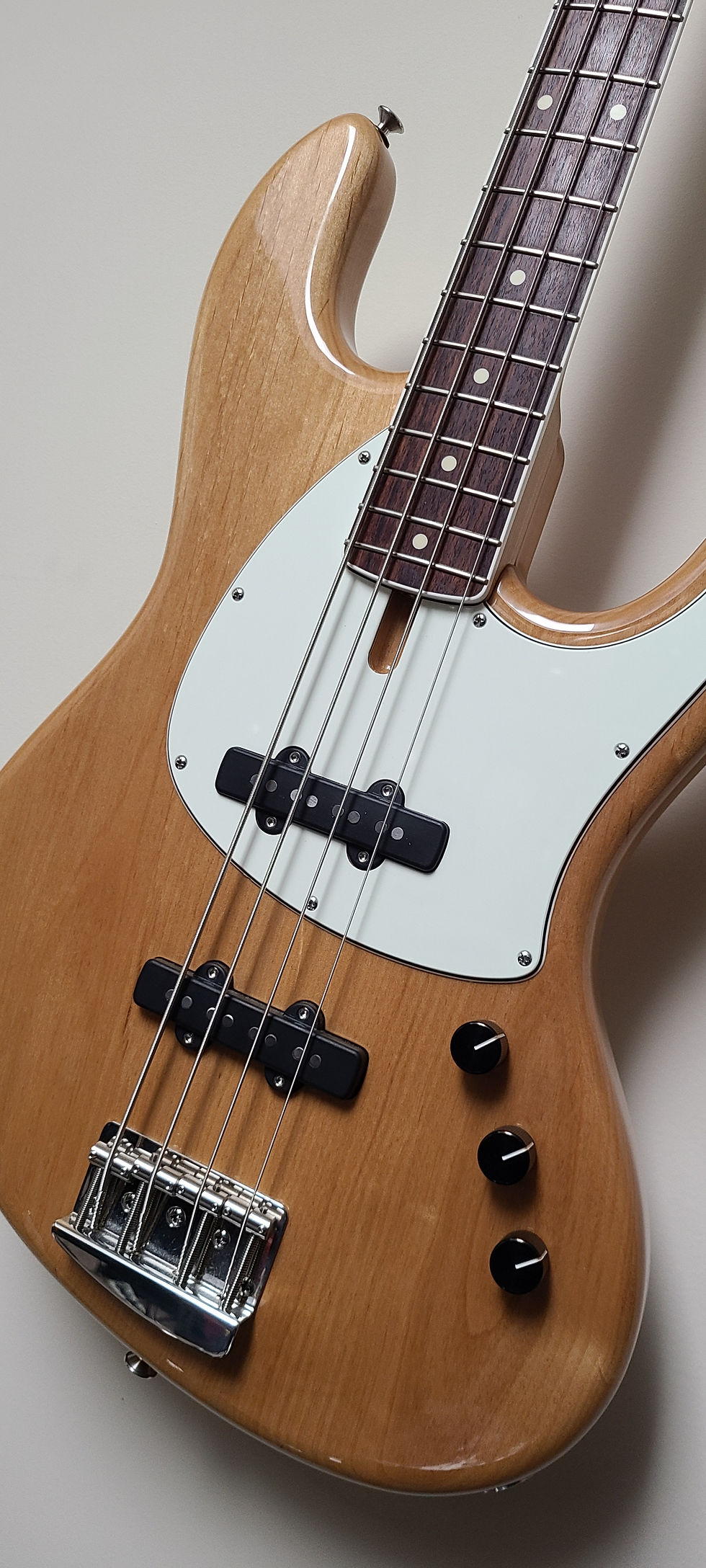 Thumbnail: Stenback Jazz Bass