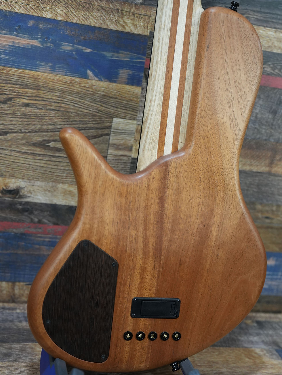 Thumbnail: Adamovic Katana 5 with Tineo top