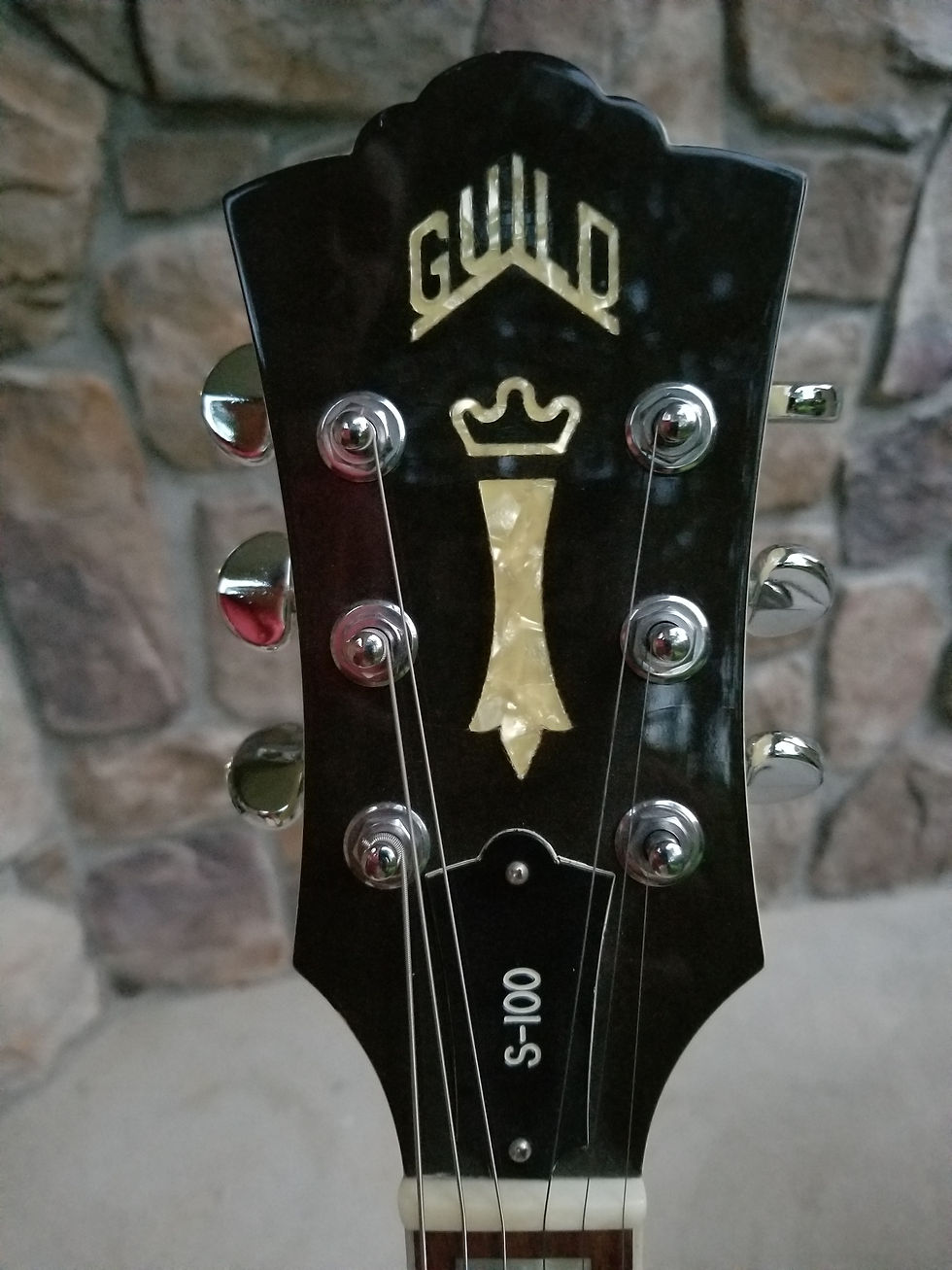 Thumbnail: 1996 Guild S-100