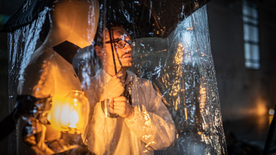 Master Inszenierung von Fabian Grimm, Oper von Philip Glass, Fleischmarkthalle Karlsruhe.