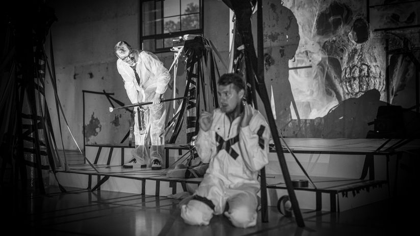 Master Inszenierung von Fabian Grimm, Oper von Philip Glass, Fleischmarkthalle Karlsruhe.