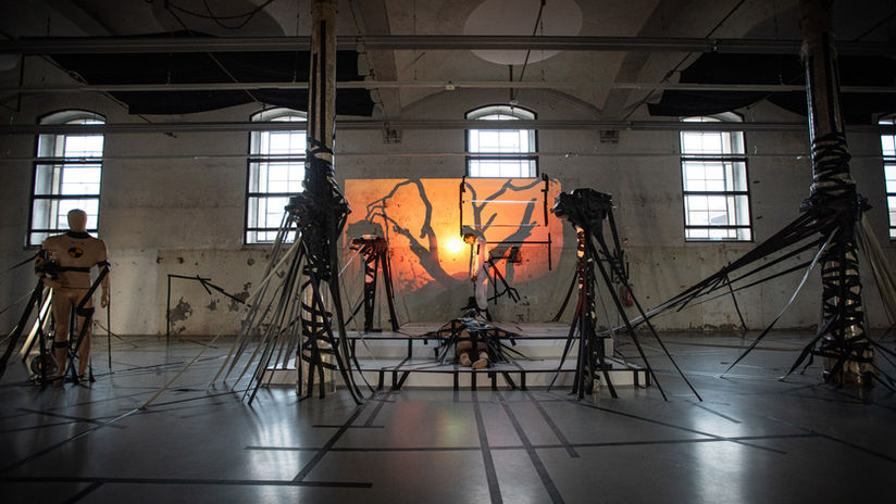 Master Inszenierung von Fabian Grimm, Oper von Philip Glass, Fleischmarkthalle Karlsruhe.