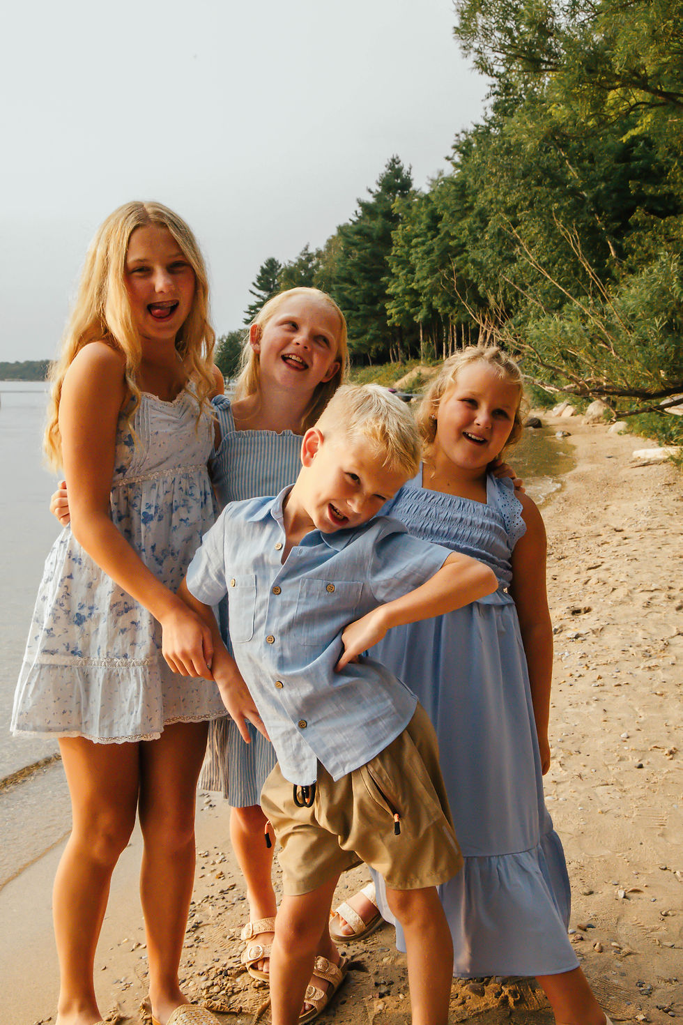 Capriola Family 07.26 Torch Lake Mini_AN Graphic Design & Photography (6)