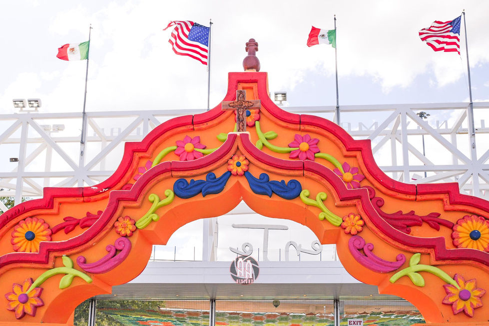Mexican Fiesta Fest - Milwaukee, WI - Latino Artist Festival-26.jpg