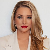 Ally Holt Headshot