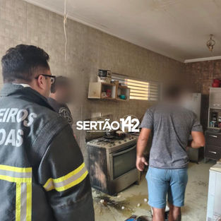 Incêndio atinge cozinha de residência após possível vazamento de gás em Delmiro Gouveia