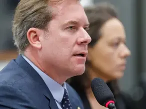 Marx Beltrão defende câmeras em salas de aula para combater maus-tratos em escolas de AL