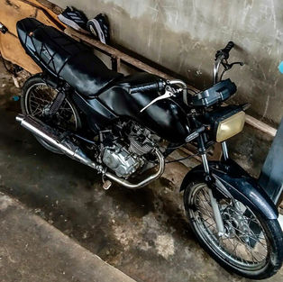Moto é furtada durante a madrugada em Delmiro Gouveia; veículo desapareceu enquanto proprietário estava dentro de residência