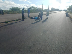 Colisão entre moto e cachorro deixa idoso ferido na AL-220, em Delmiro Gouveia