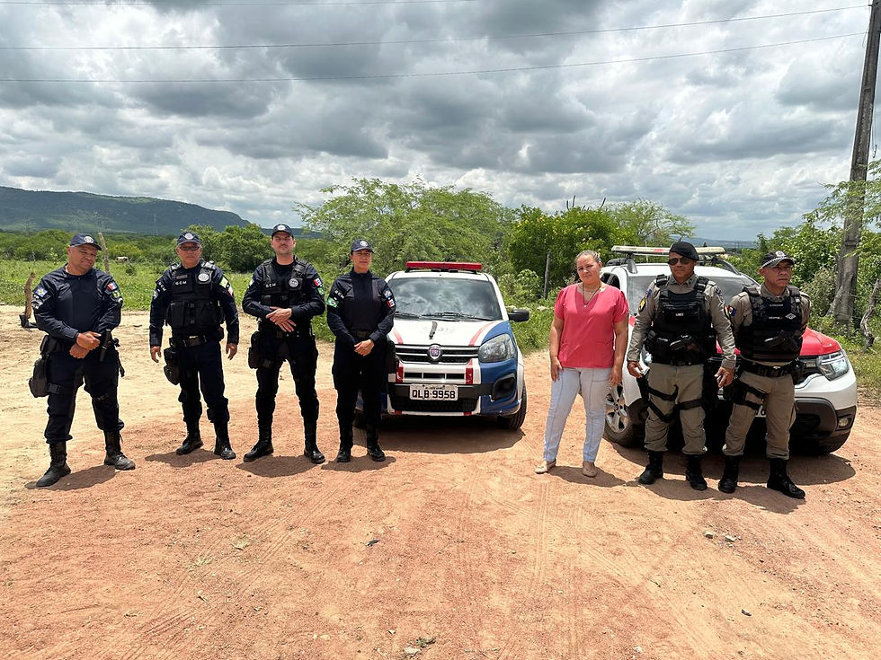 Homem com facão é contido após ameaçar moradores e alunos em Água Branca