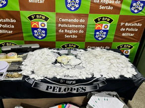 Polícia encontra três tonéis enterrados e apreende quase 2 kg de cocaína em Delmiro Gouveia