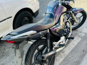 Motociclista é flagrado furando sinal e empinando moto durante Operação Final de Ano em Delmiro Gouveia