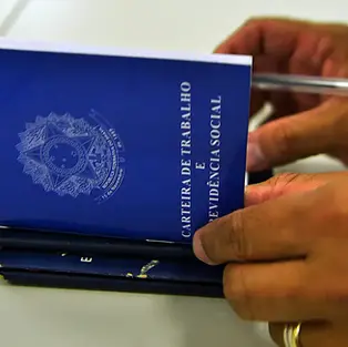 Governo confirma salário mínimo de R$ 1.621 em 2026