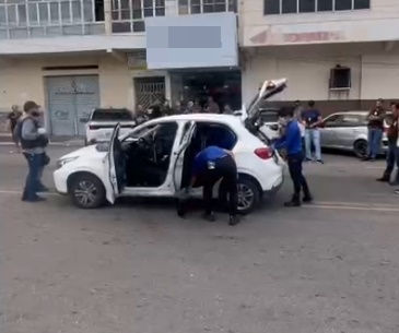 Policial civil mata dois colegas de trabalho a tiros no Centro de Delmiro Gouveia