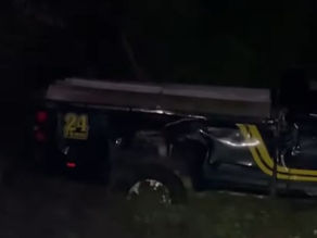 Homem livra de animal na pista e capota carro de funerária em pista de Delmiro Gouveia