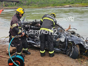 Mulher morre após carro ser arrastado por rompimento de pista na divisa SE/AL; buscas continuam por segunda vítima